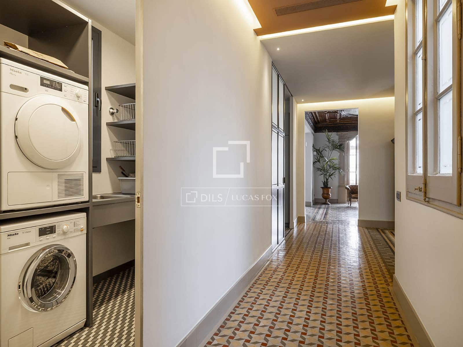 3 slaapkamer Appartement te huur in Barcelona stad - € 8.700 (Ref: 9809387)