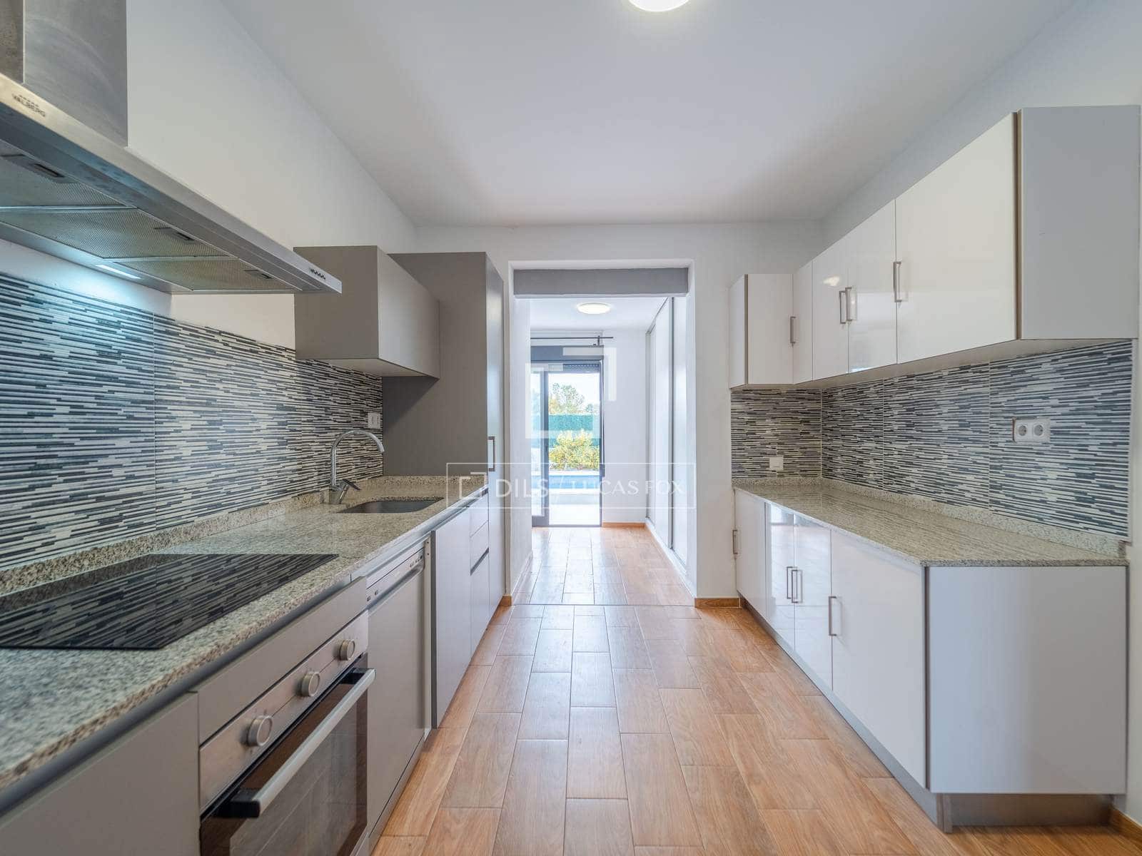 4 soverom Villa til leie i Burjassot med svømmebasseng garasje - € 3 350 (Ref: 9809782)