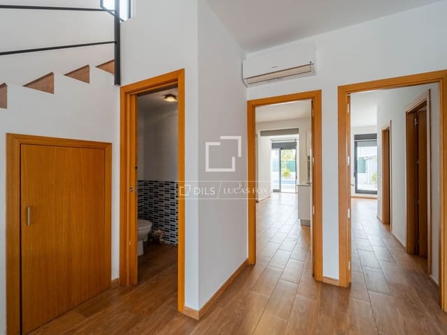 4 soverom Villa til leie i Burjassot med svømmebasseng garasje - € 3 350 (Ref: 9809782)