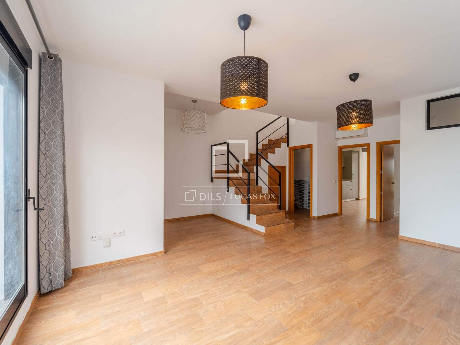 4 soverom Villa til leie i Burjassot med svømmebasseng garasje - € 3 350 (Ref: 9809782)