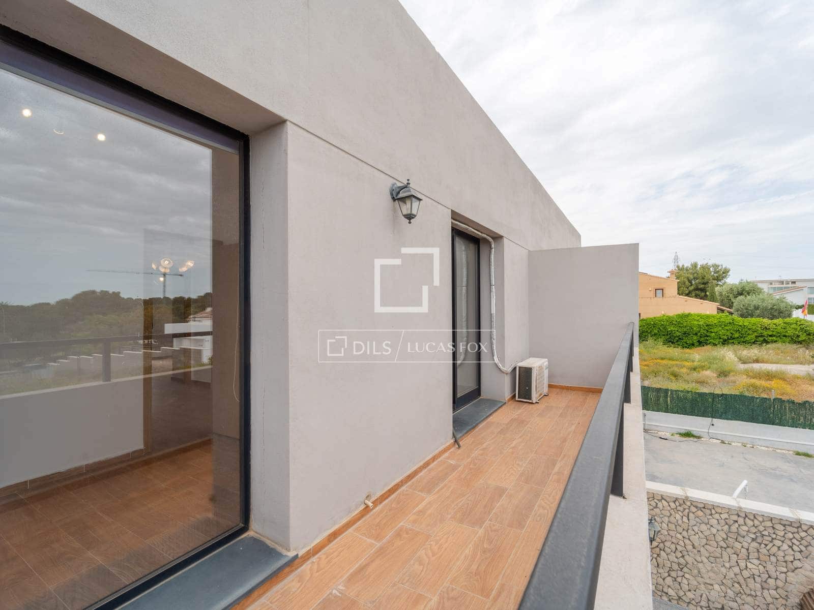 4 soverom Villa til leie i Burjassot med svømmebasseng garasje - € 3 350 (Ref: 9809782)