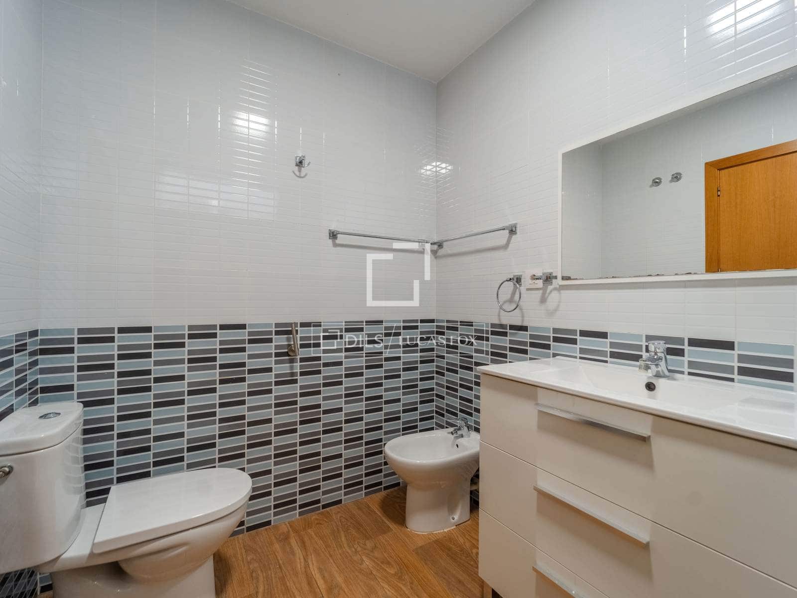 4 soverom Villa til leie i Burjassot med svømmebasseng garasje - € 3 350 (Ref: 9809782)