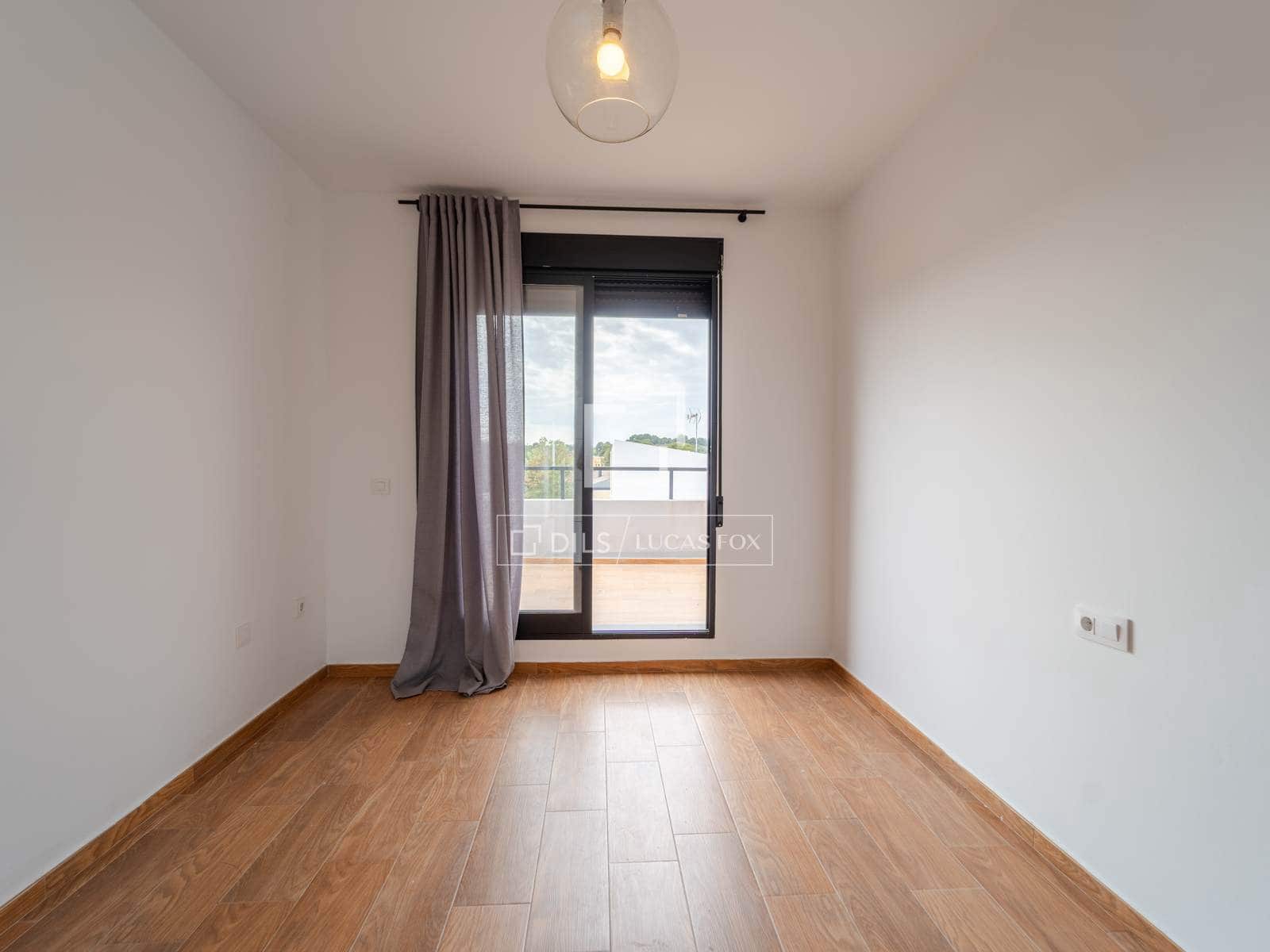 4 soverom Villa til leie i Burjassot med svømmebasseng garasje - € 3 350 (Ref: 9809782)