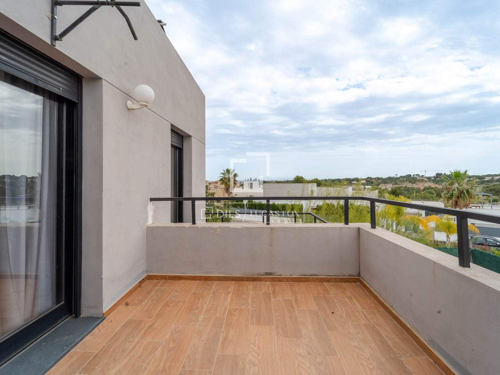 4 soverom Villa til leie i Burjassot med svømmebasseng garasje - € 3 350 (Ref: 9809782)