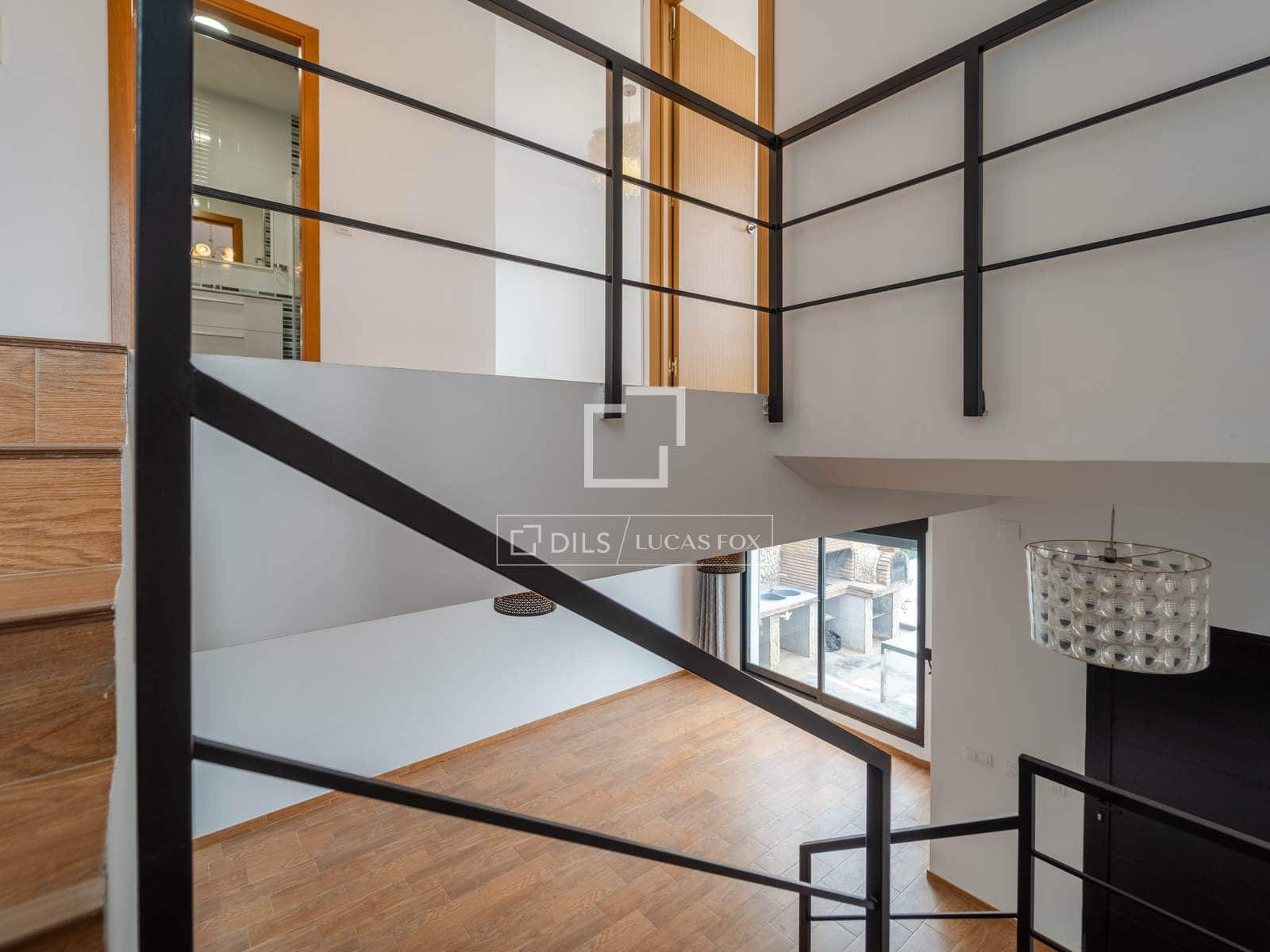 4 soverom Villa til leie i Burjassot med svømmebasseng garasje - € 3 350 (Ref: 9809782)