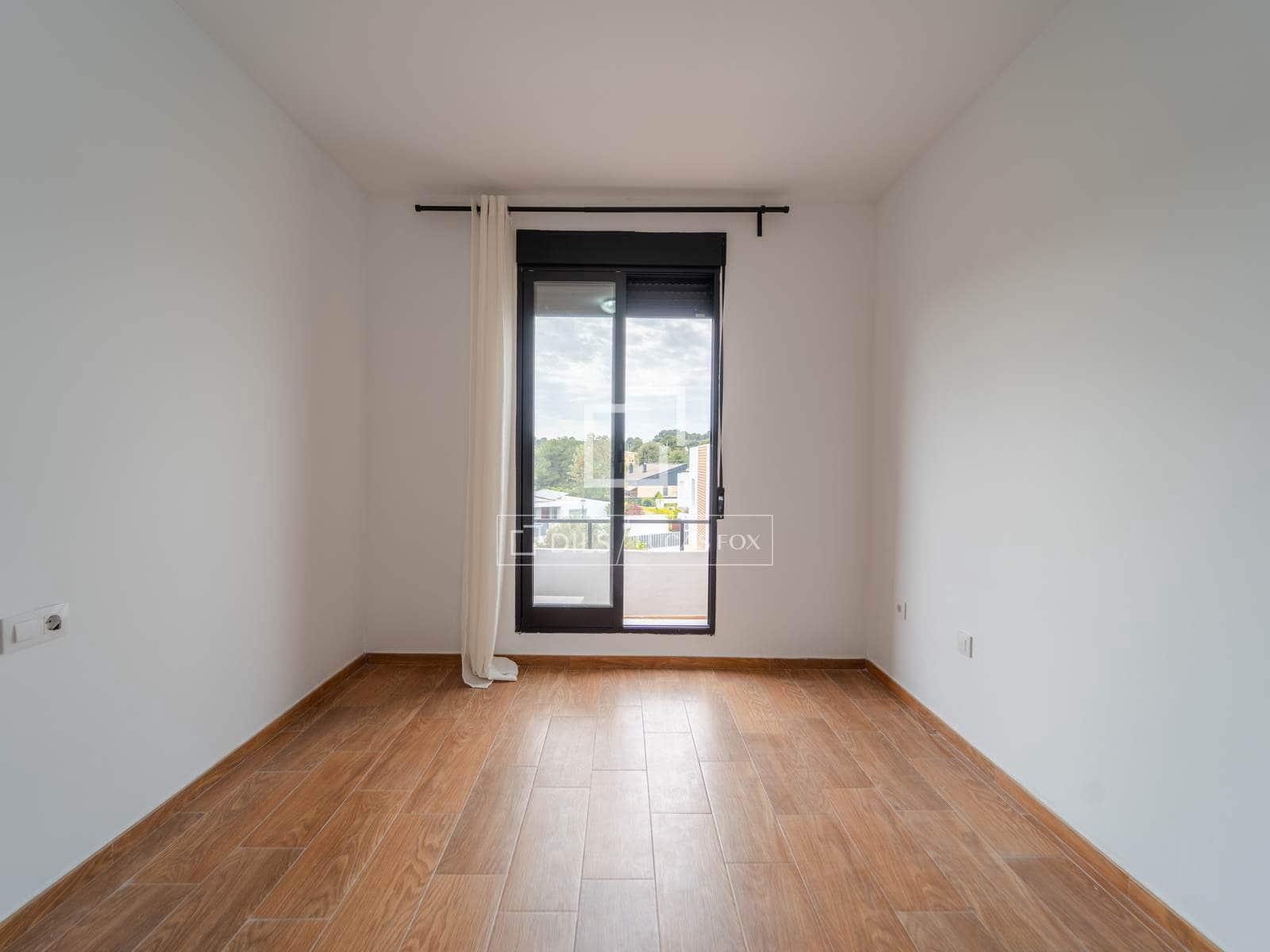 4 soverom Villa til leie i Burjassot med svømmebasseng garasje - € 3 350 (Ref: 9809782)