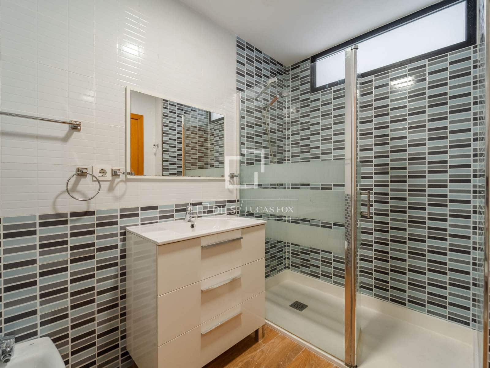 4 soverom Villa til leie i Burjassot med svømmebasseng garasje - € 3 350 (Ref: 9809782)