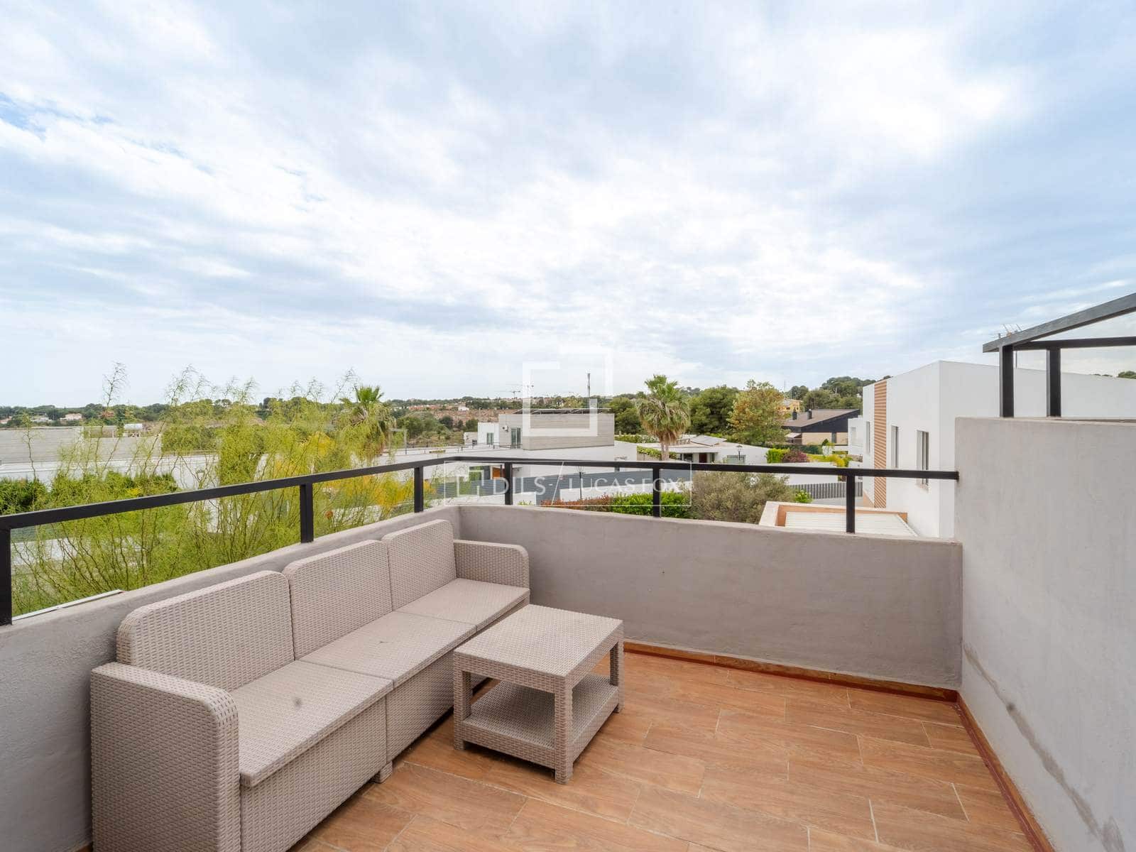 4 soverom Villa til leie i Burjassot med svømmebasseng garasje - € 3 350 (Ref: 9809782)