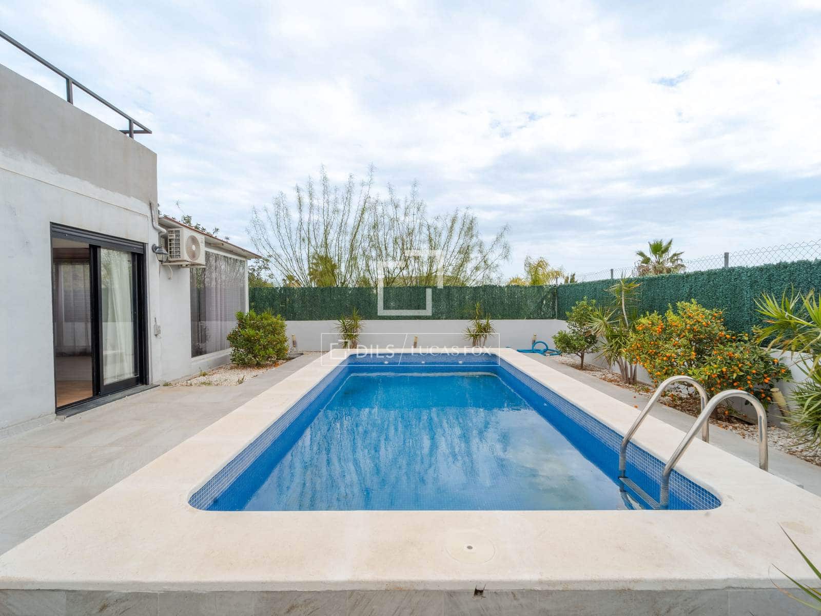 4 soverom Villa til leie i Burjassot med svømmebasseng garasje - € 3 350 (Ref: 9809782)