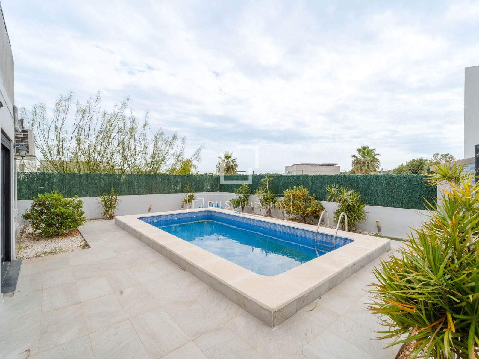 4 soverom Villa til leie i Burjassot med svømmebasseng garasje - € 3 350 (Ref: 9809782)