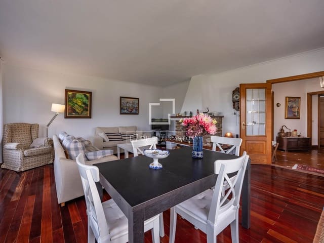 6 bedroom Villa for sale in Foz with garage - € 1,300,000 (Ref: 9809783)