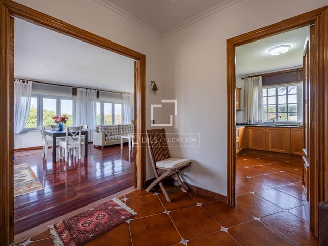 6 bedroom Villa for sale in Foz with garage - € 1,300,000 (Ref: 9809783)