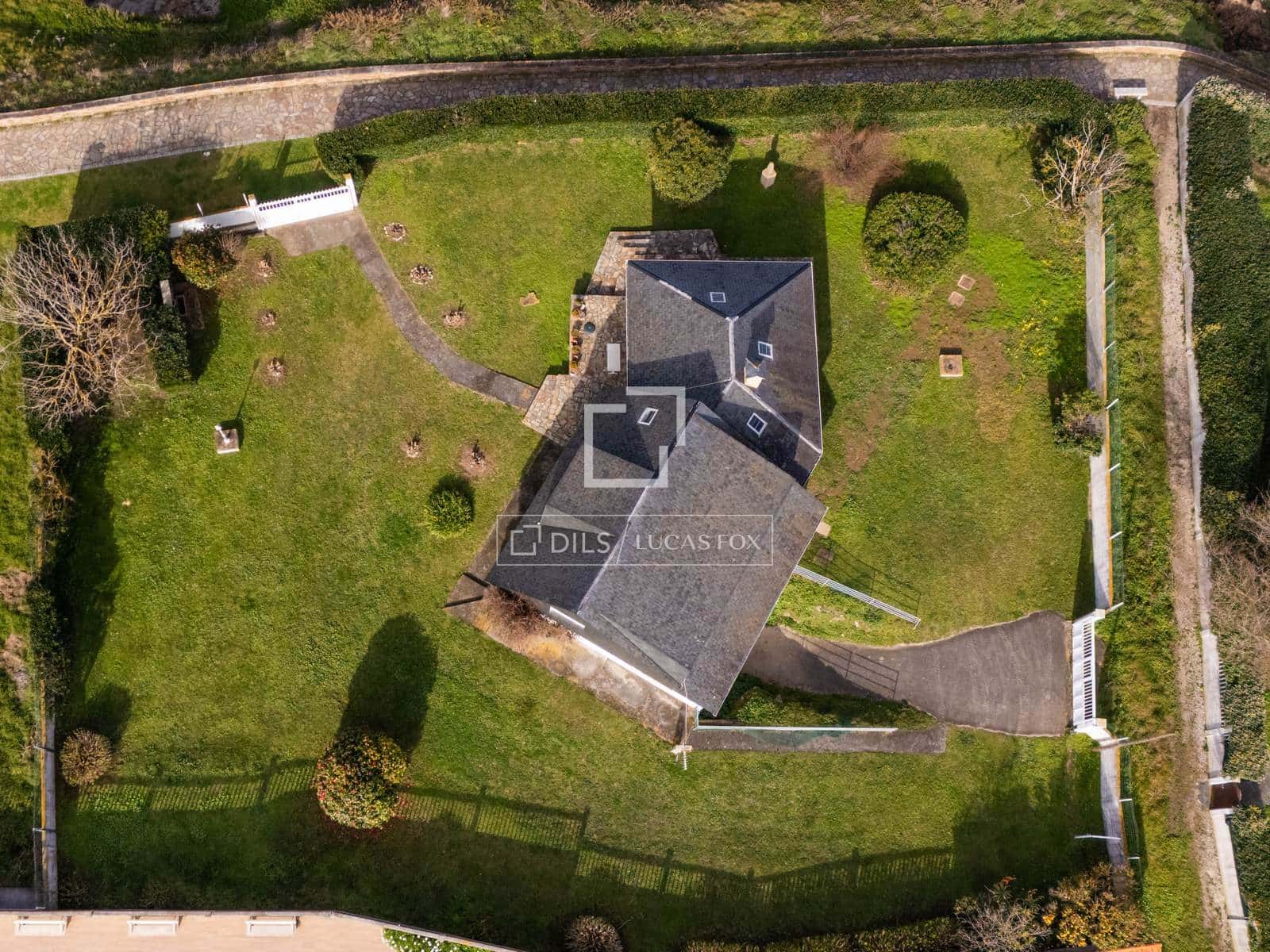 6 bedroom Villa for sale in Foz with garage - € 1,300,000 (Ref: 9809783)