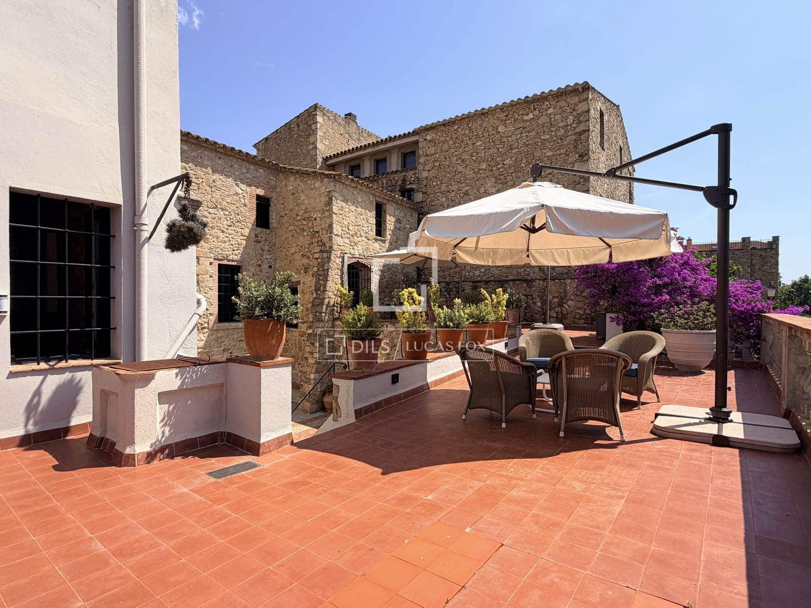 4 bedroom Villa for sale in Castell d'Aro with pool garage - € 1,650,000 (Ref: 9810370)