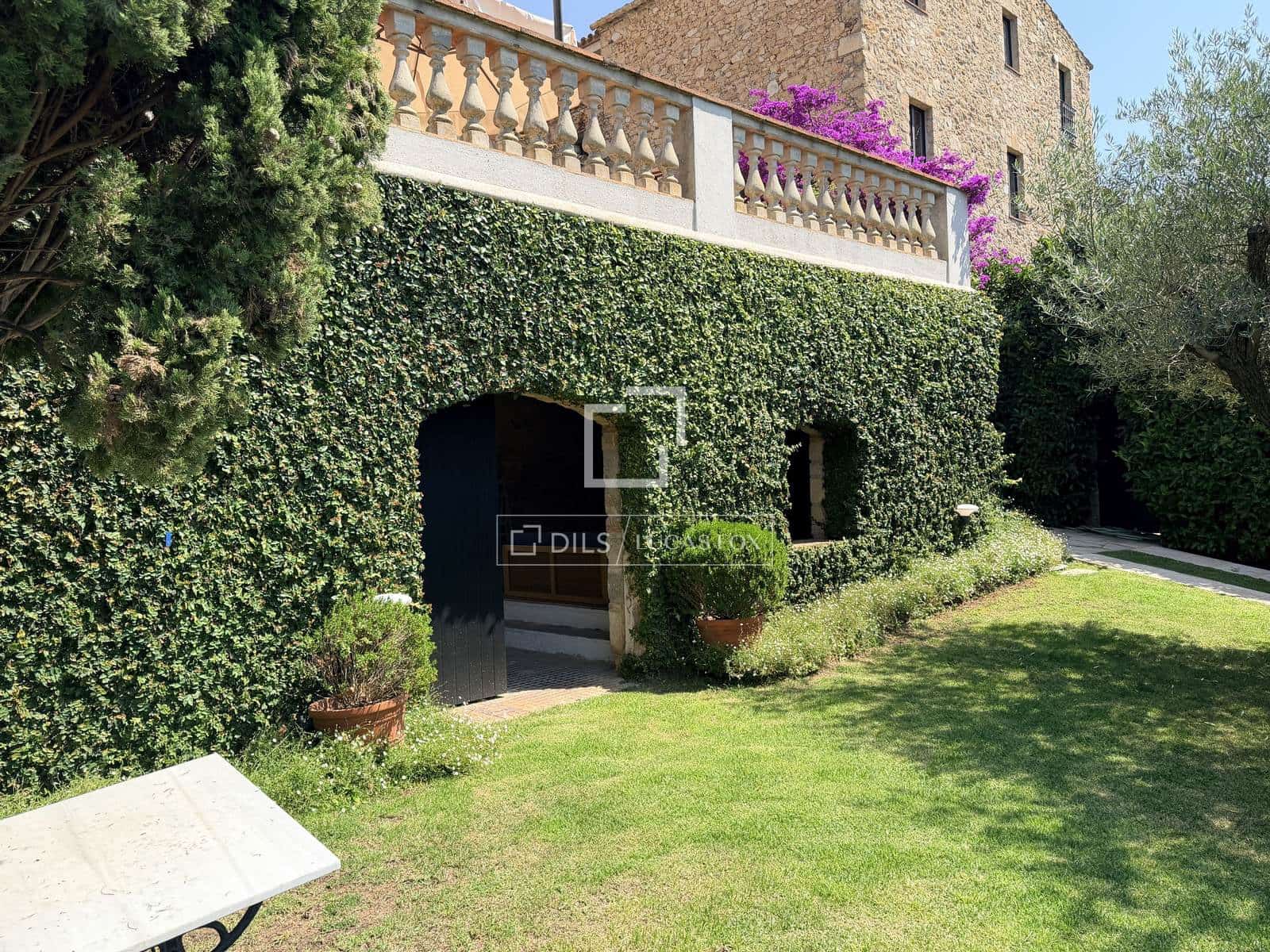 4 bedroom Villa for sale in Castell d'Aro with pool garage - € 1,650,000 (Ref: 9810370)