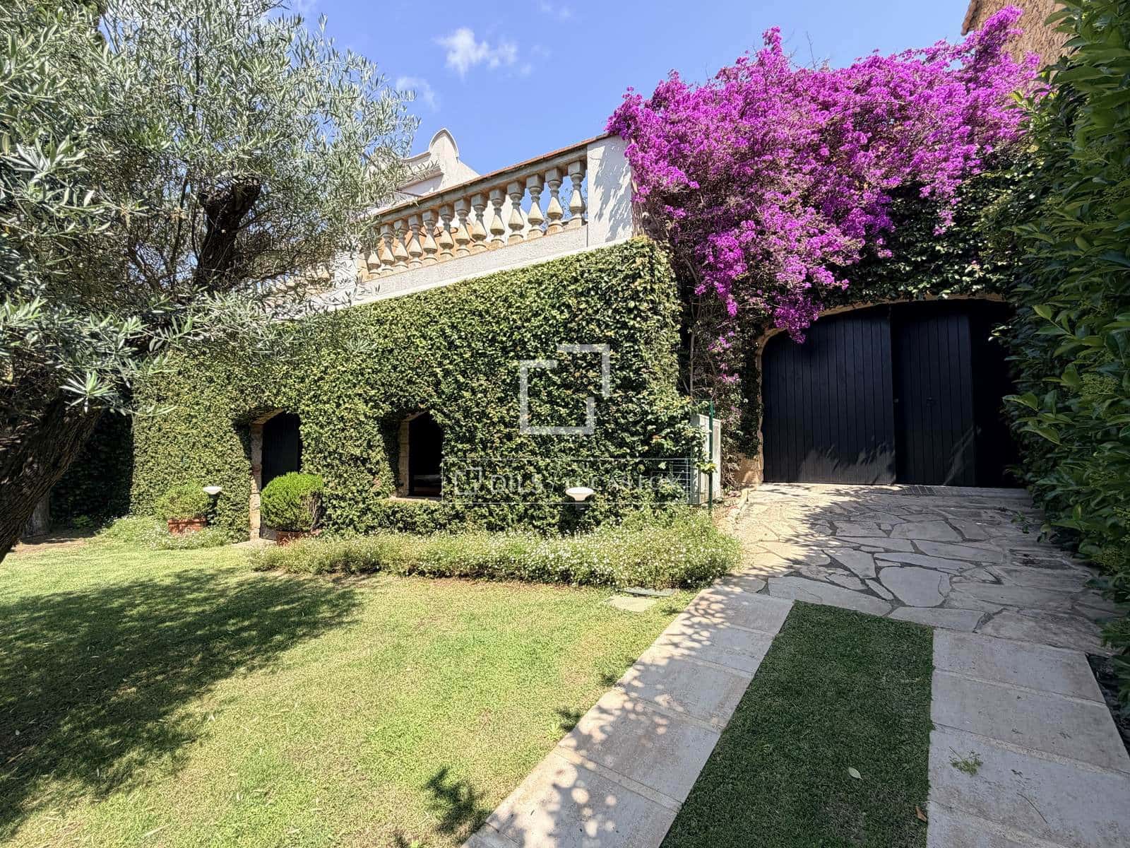 4 bedroom Villa for sale in Castell d'Aro with pool garage - € 1,650,000 (Ref: 9810370)