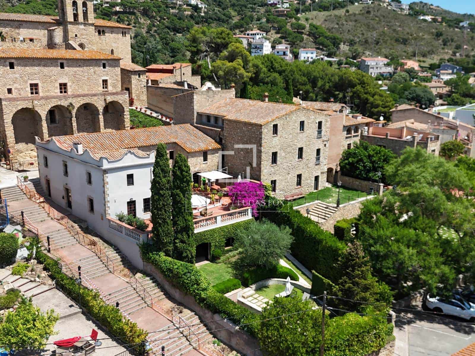 4 bedroom Villa for sale in Castell d'Aro with pool garage - € 1,650,000 (Ref: 9810370)