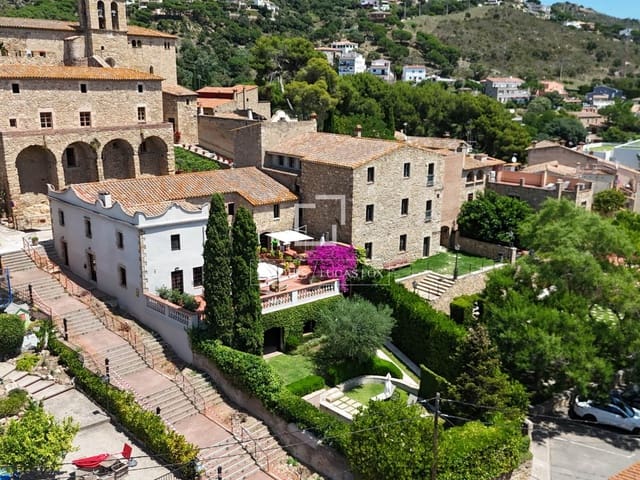 4 chambre Villa/Maison à vendre à Castell d'Aro, Castell-Platja d'Aro avec piscine garage - 1 650 000 € (Ref: 9810370)
