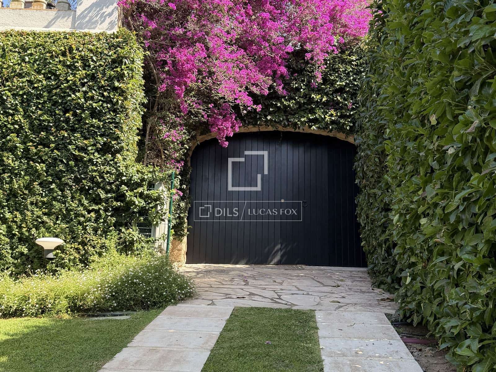 4 bedroom Villa for sale in Castell d'Aro with pool garage - € 1,650,000 (Ref: 9810370)