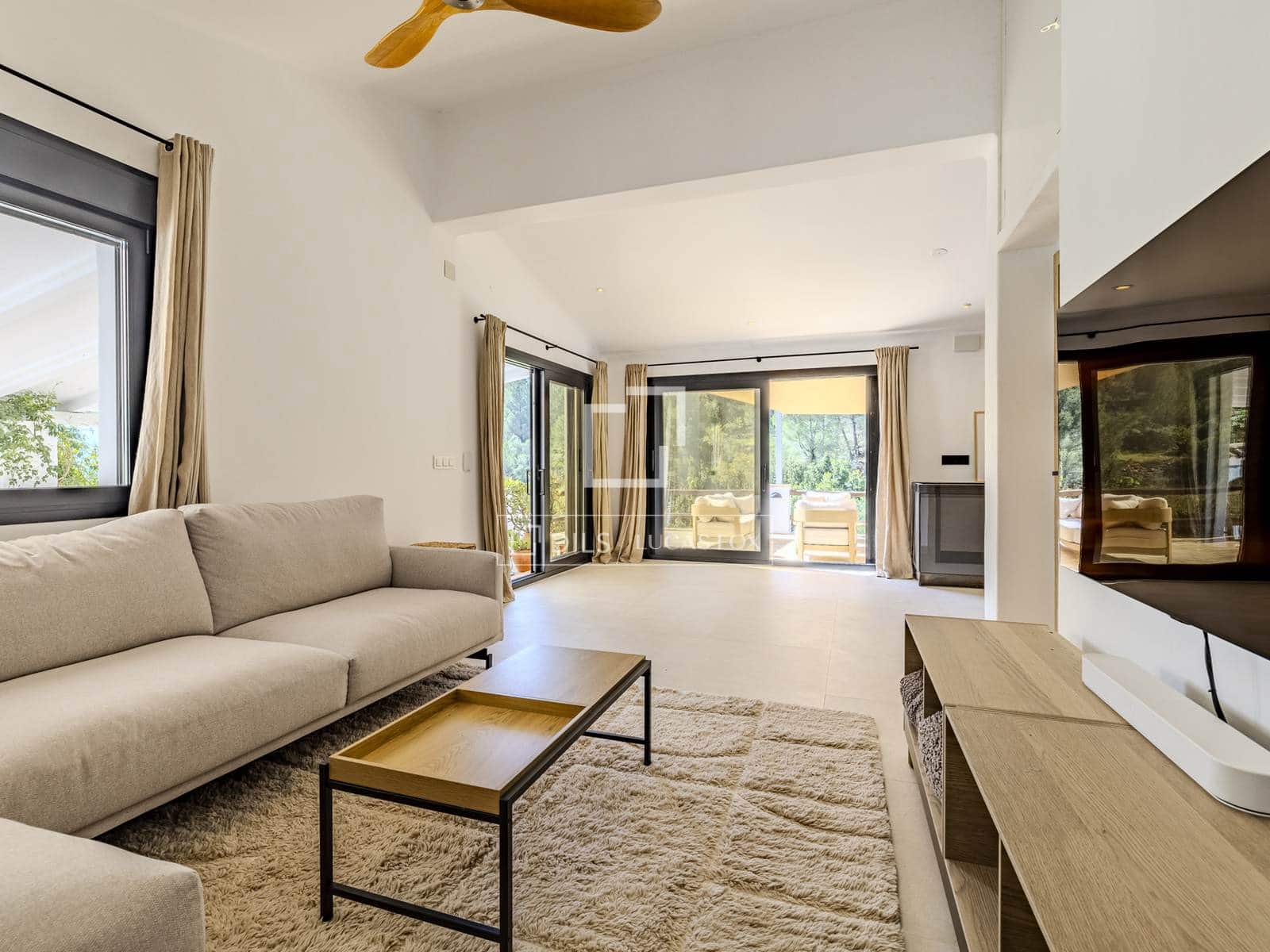 2 bedroom Villa for sale in Pedreguer with garage - € 525,000 (Ref: 9810795)