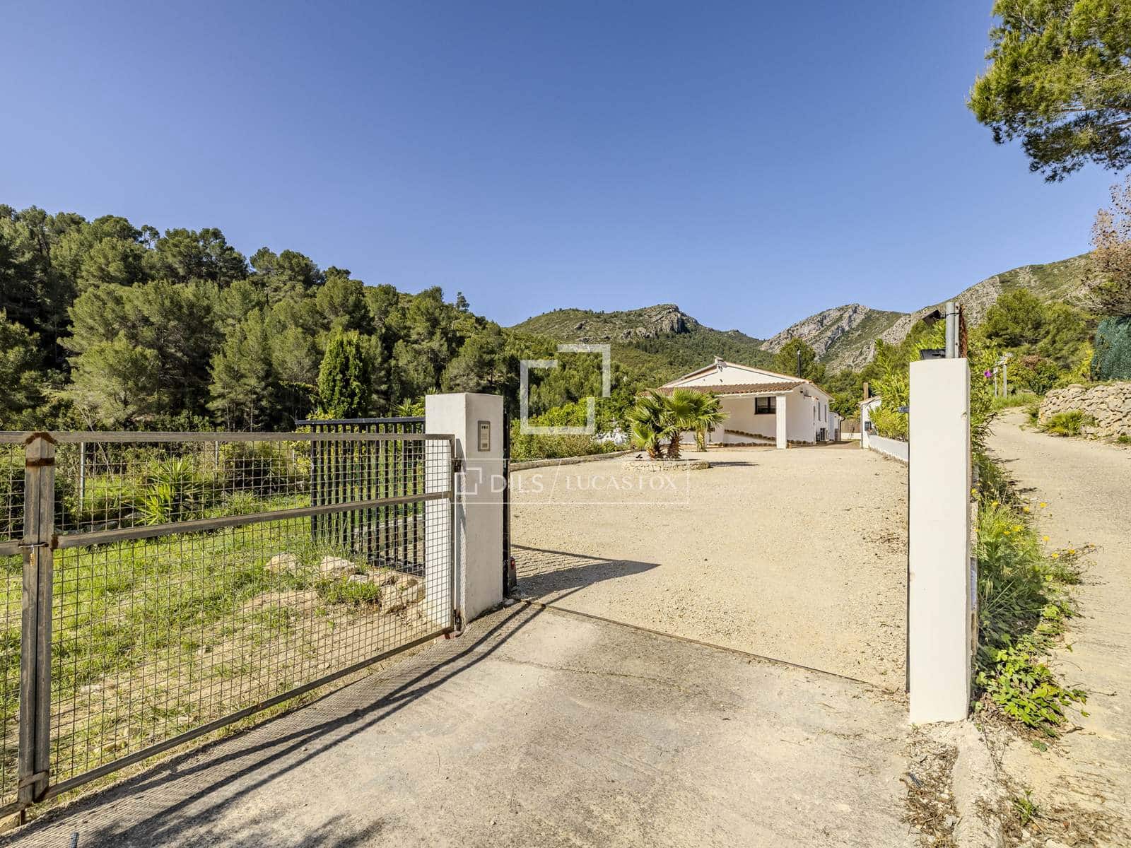 2 bedroom Villa for sale in Pedreguer with garage - € 525,000 (Ref: 9810795)