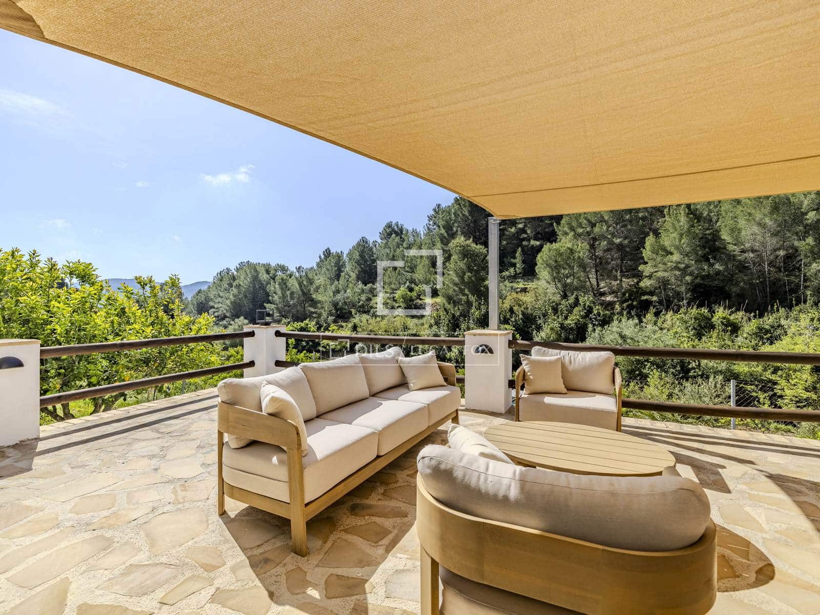 2 bedroom Villa for sale in Pedreguer with garage - € 525,000 (Ref: 9810795)