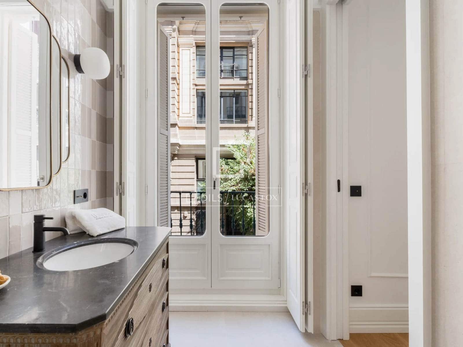 Apartamento de 3 habitaciones en Madrid ciudad en venta - 3.800.000 € (Ref: 9810796)