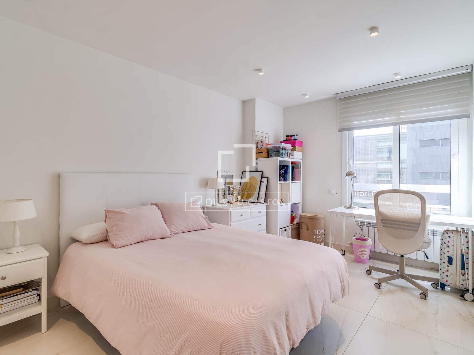 Apartamento de 4 habitaciones en Barcelona ciudad en venta - 1.150.000 € (Ref: 9812558)