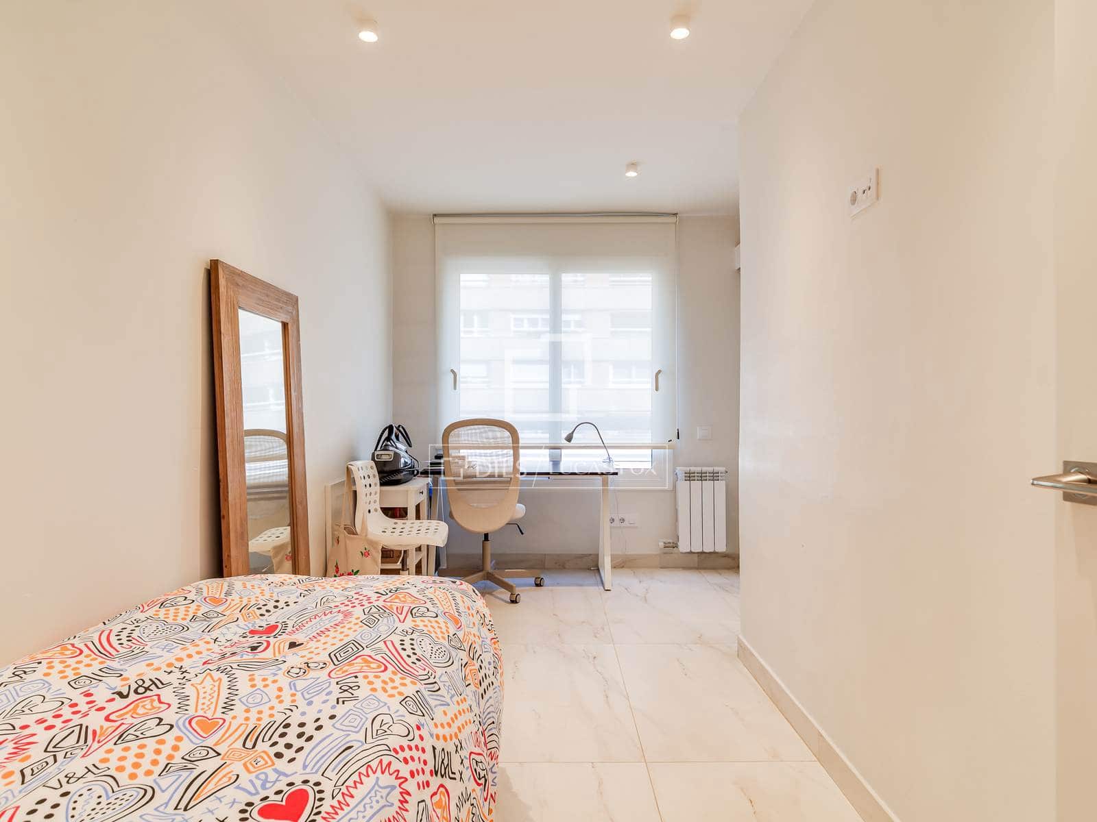 Apartamento de 4 habitaciones en Barcelona ciudad en venta - 1.150.000 € (Ref: 9812558)