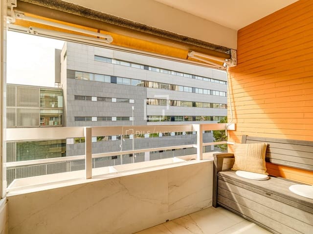 Apartamento de 4 habitaciones en Barcelona ciudad en venta - 1.150.000 € (Ref: 9812558)
