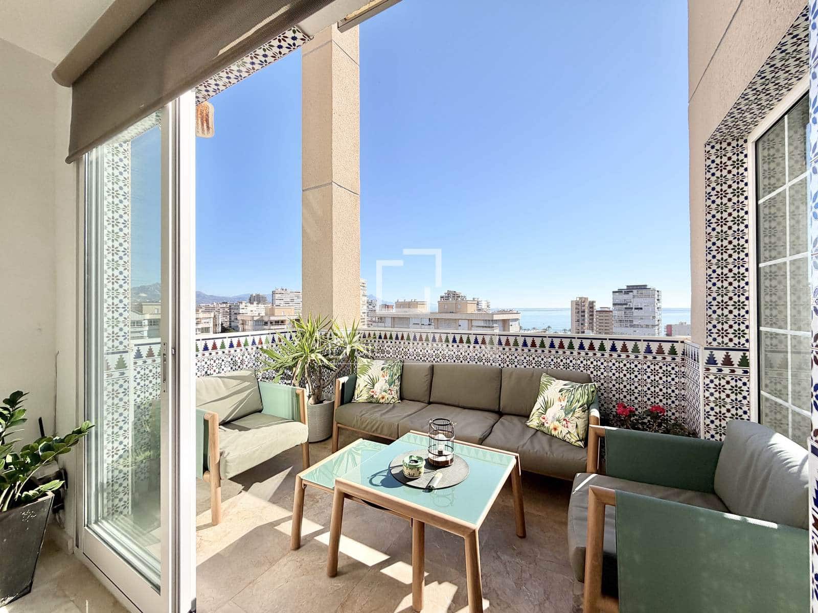 3 Zimmer Penthouse zu verkaufen in Alicante / Alacant Stadt mit Pool - 649.000 € (Ref: 9814678)