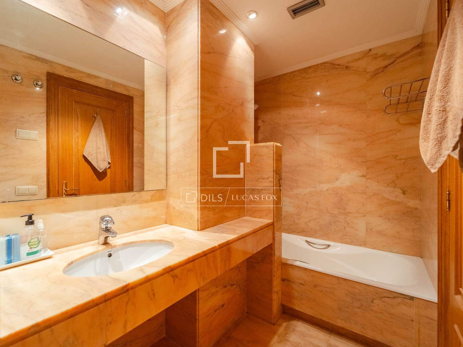 5 makuuhuone Huoneisto myytävänä paikassa Valencia kaupunki - 1 500 000 € (Ref: 9814679)
