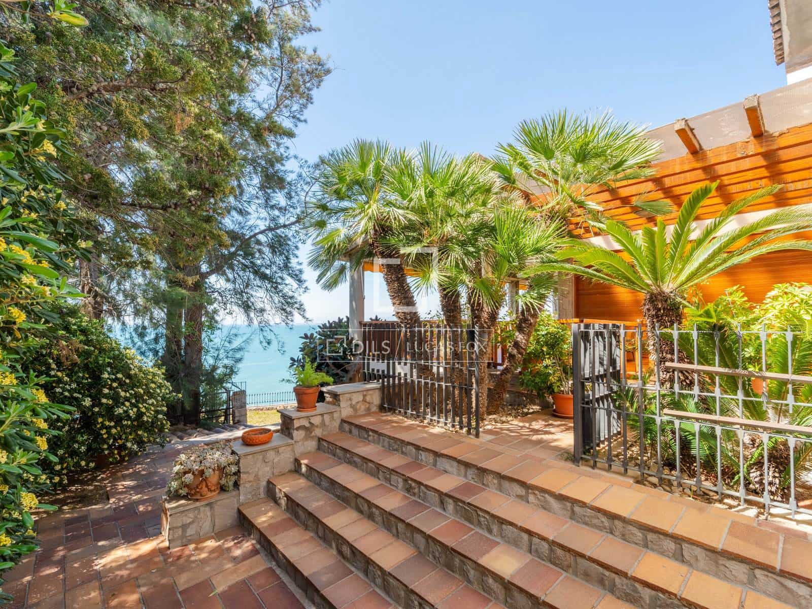 6 soverom Villa til salgs i Oropesa  med svømmebasseng garasje - € 2 580 000 (Ref: 9814680)