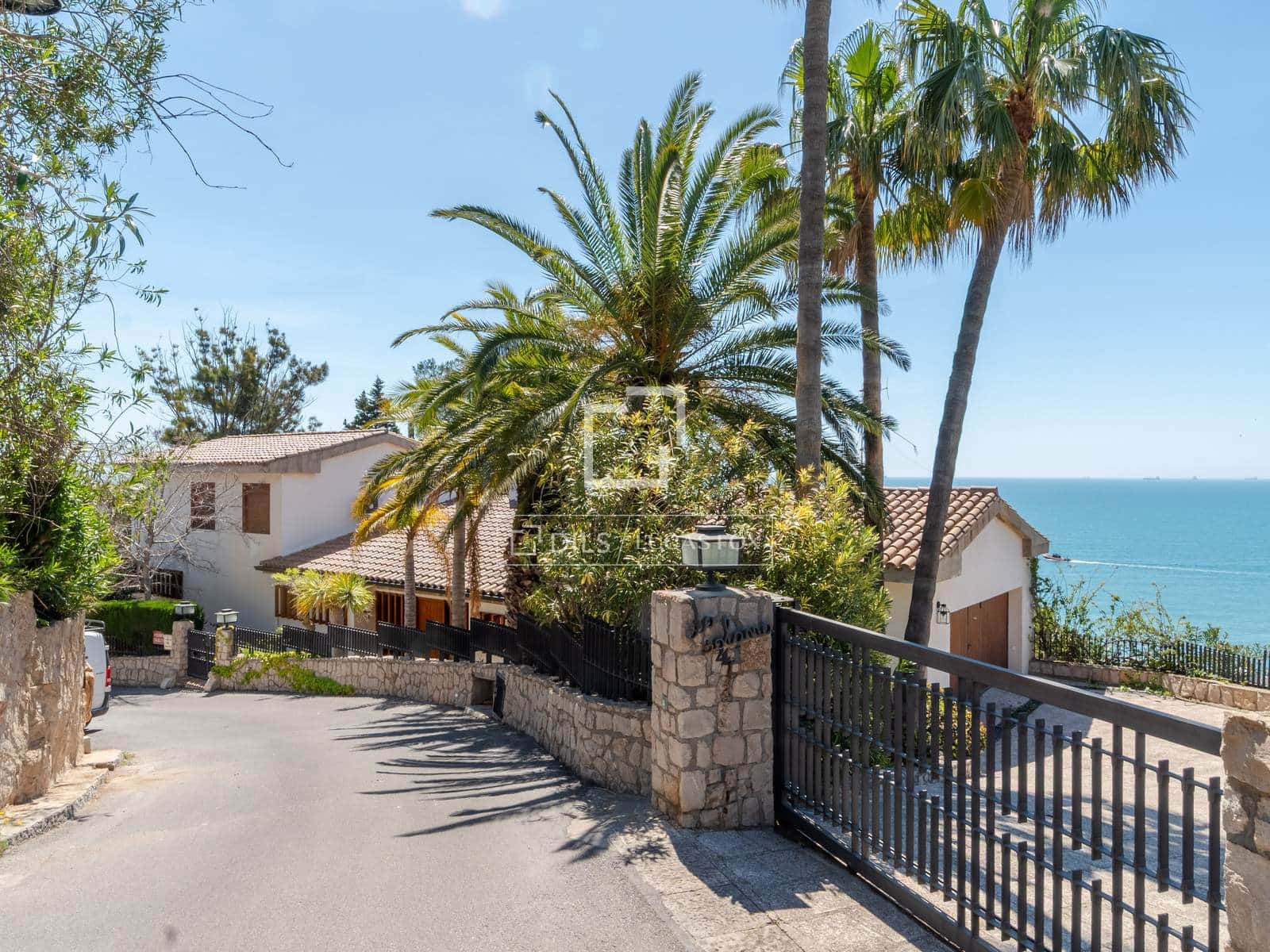 6 soverom Villa til salgs i Oropesa  med svømmebasseng garasje - € 2 580 000 (Ref: 9814680)