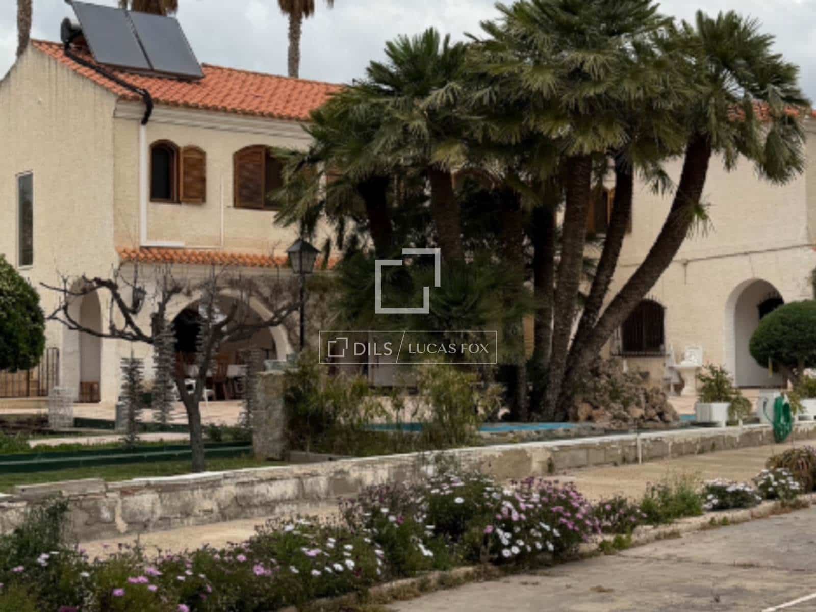 13 sypialnia Finka/Dom wiejski na sprzedaż w Elda z basenem garażem - 980 000 € (Ref: 9815004)