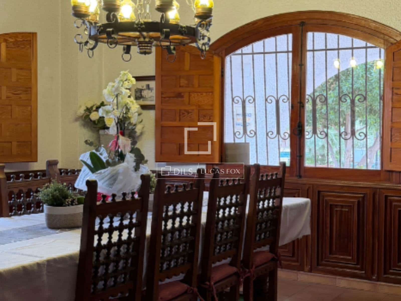 13 sypialnia Finka/Dom wiejski na sprzedaż w Elda z basenem garażem - 980 000 € (Ref: 9815004)
