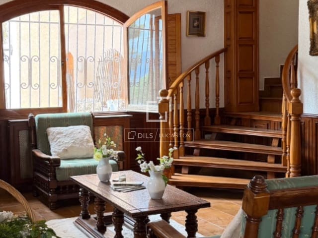13 sypialnia Finka/Dom wiejski na sprzedaż w Elda z basenem garażem - 980 000 € (Ref: 9815004)