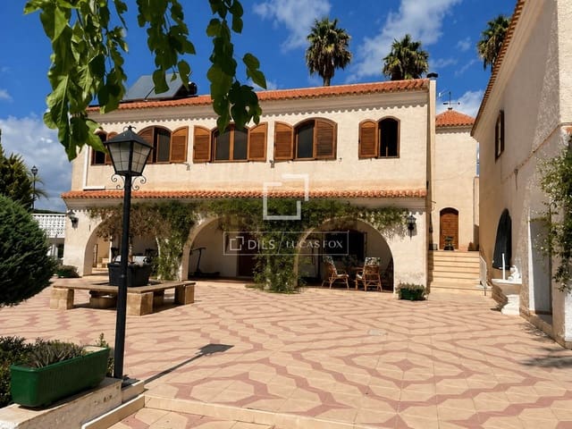 13 sypialnia Finka/Dom wiejski na sprzedaż w Elda z basenem garażem - 980 000 € (Ref: 9815004)