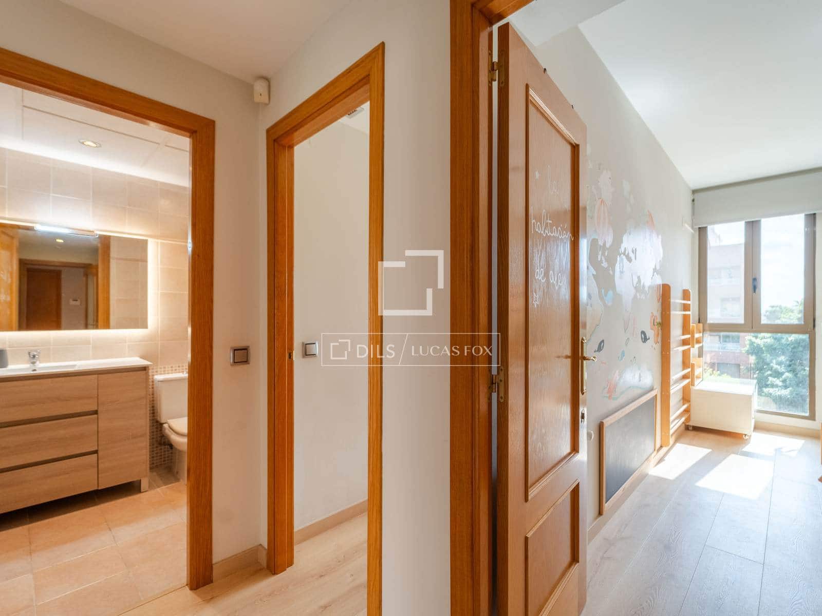 Apartamento de 3 habitaciones en València ciudad en alquiler con piscina garaje - 2.700 € (Ref: 9815005)