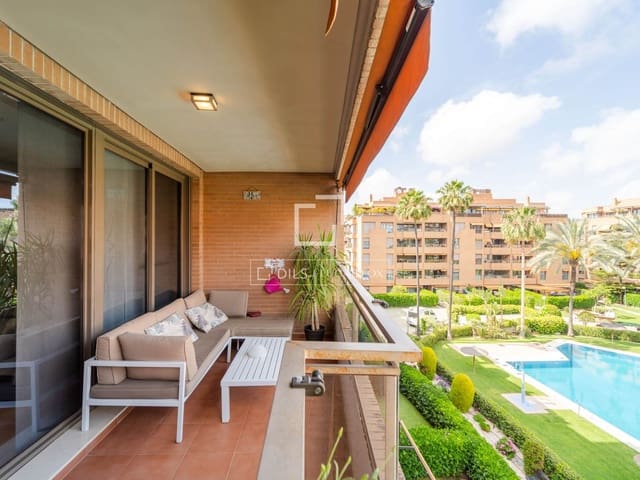Apartamento de 3 habitaciones en València ciudad en alquiler con piscina garaje - 2.700 € (Ref: 9815005)