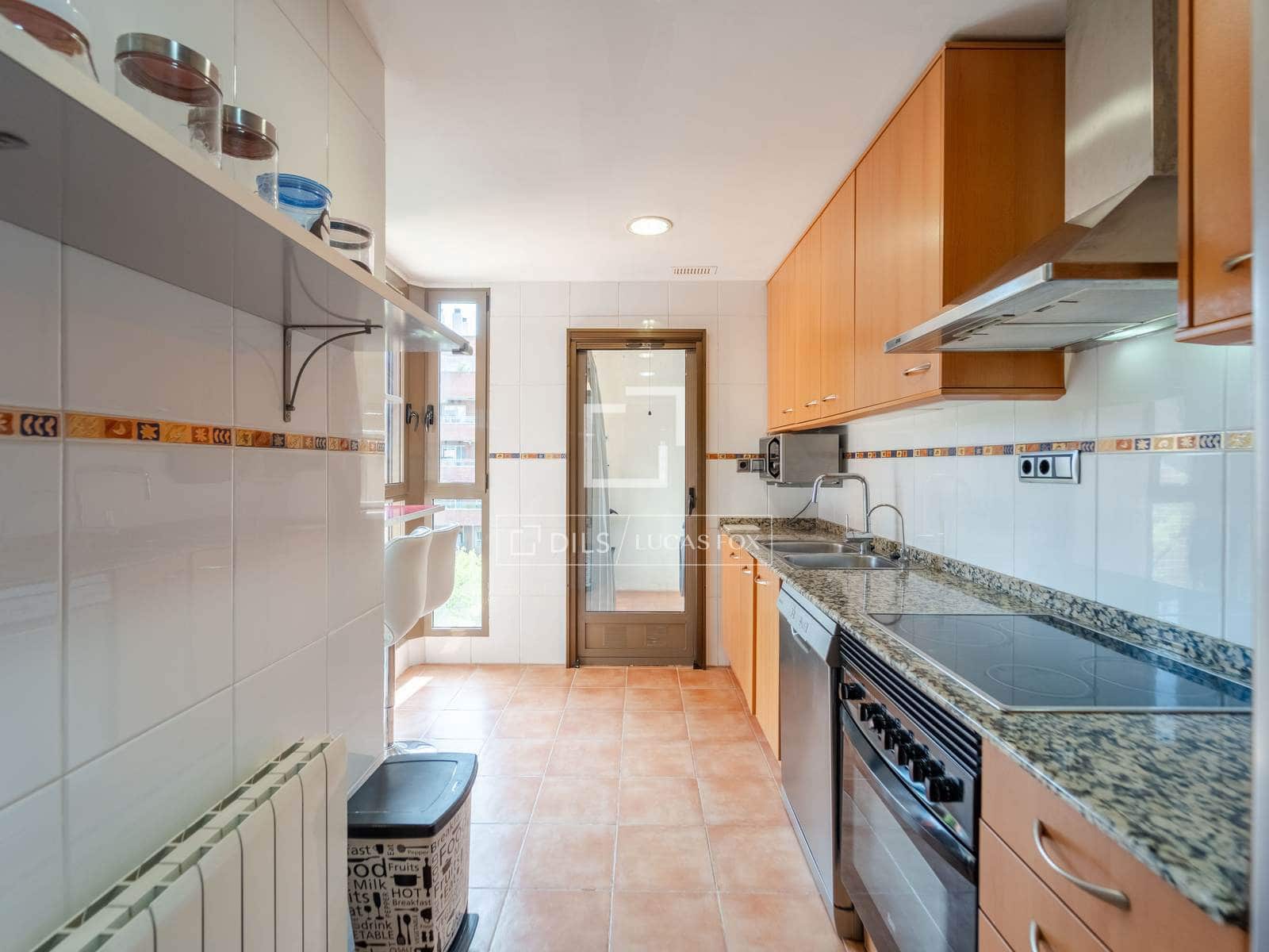 Apartamento de 3 habitaciones en València ciudad en alquiler con piscina garaje - 2.700 € (Ref: 9815005)