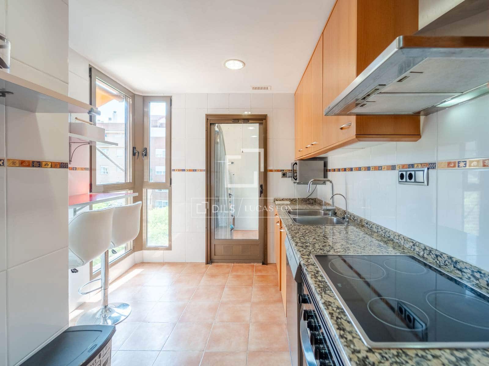 Apartamento de 3 habitaciones en València ciudad en alquiler con piscina garaje - 2.700 € (Ref: 9815005)