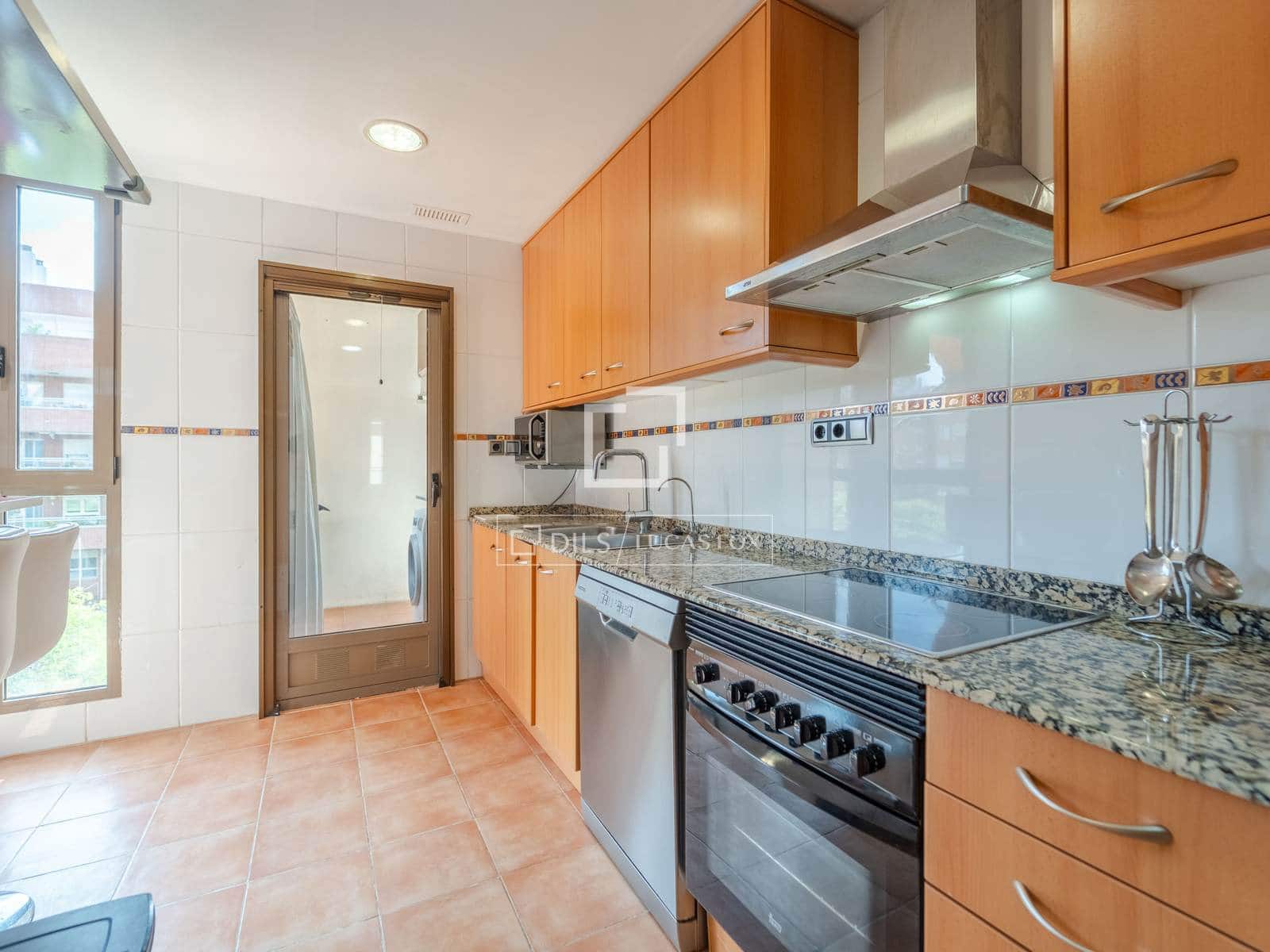 Apartamento de 3 habitaciones en València ciudad en alquiler con piscina garaje - 2.700 € (Ref: 9815005)