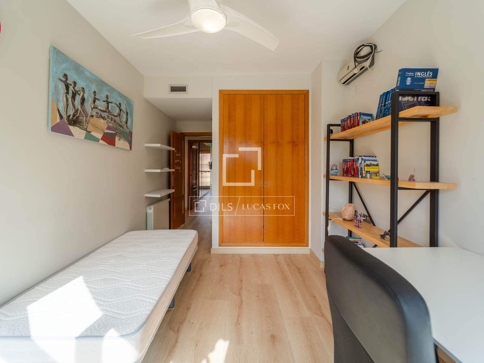 Apartamento de 3 habitaciones en València ciudad en alquiler con piscina garaje - 2.700 € (Ref: 9815005)