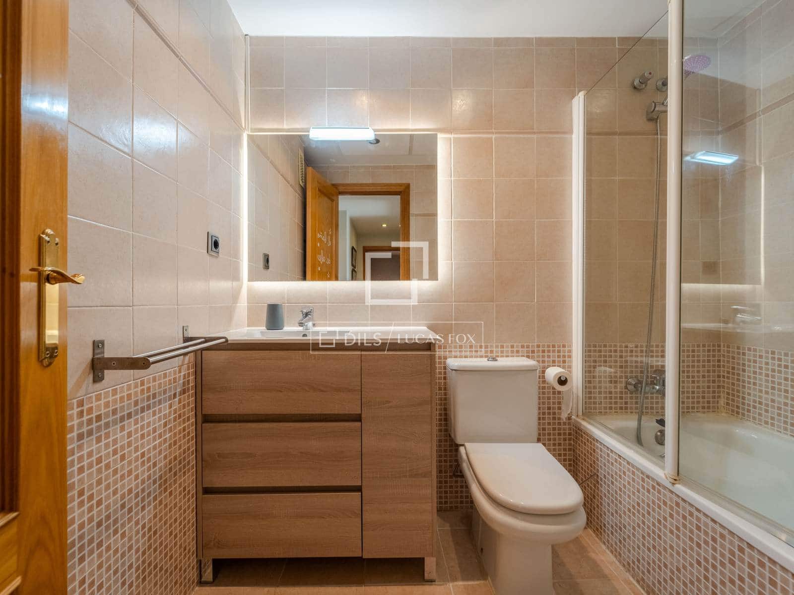 Apartamento de 3 habitaciones en València ciudad en alquiler con piscina garaje - 2.700 € (Ref: 9815005)