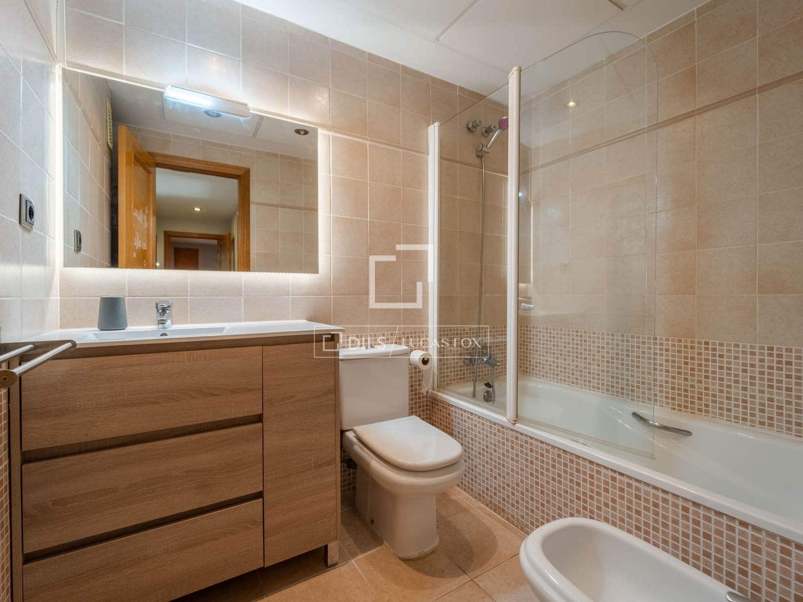 Apartamento de 3 habitaciones en València ciudad en alquiler con piscina garaje - 2.700 € (Ref: 9815005)