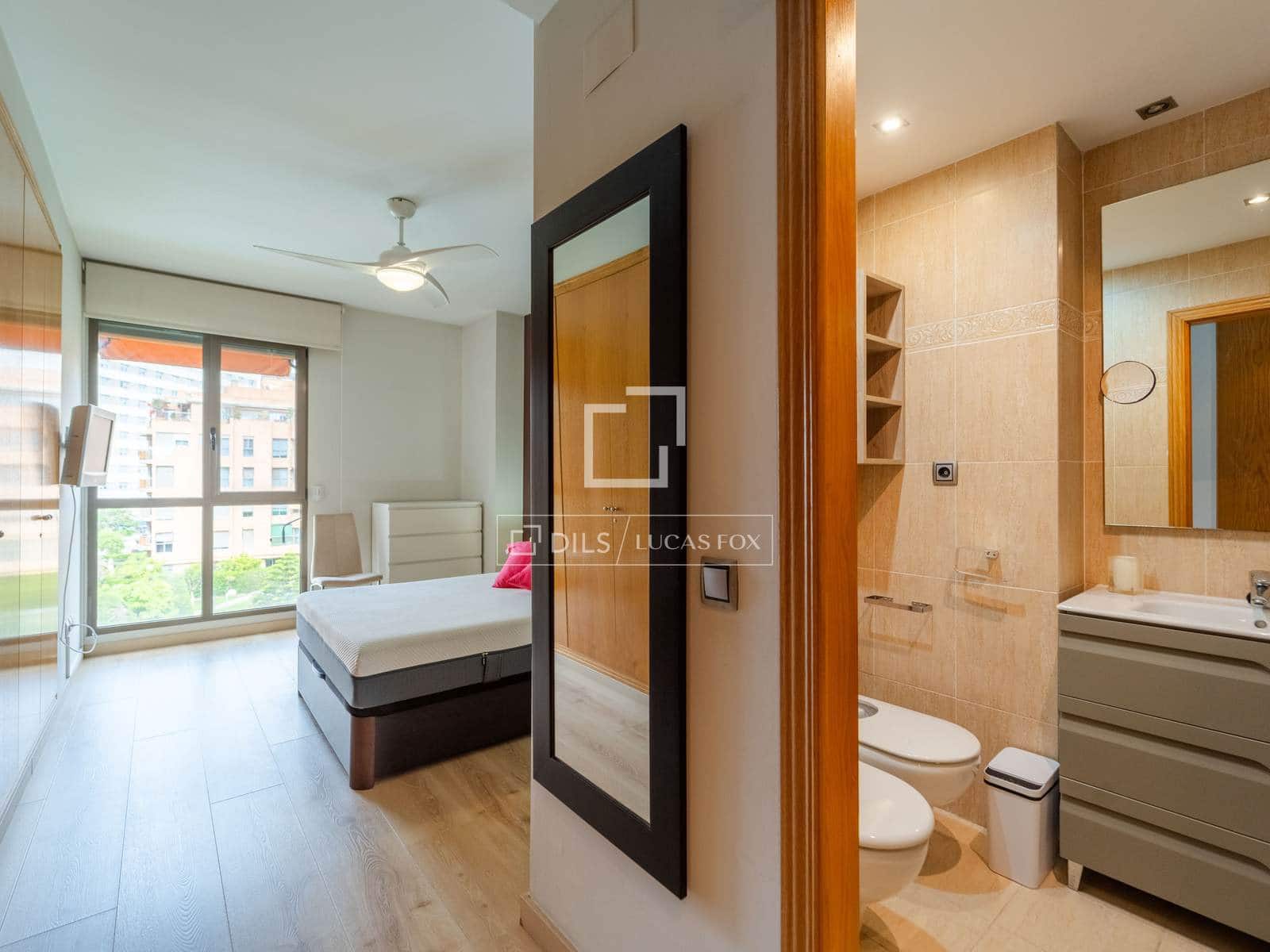 Apartamento de 3 habitaciones en València ciudad en alquiler con piscina garaje - 2.700 € (Ref: 9815005)