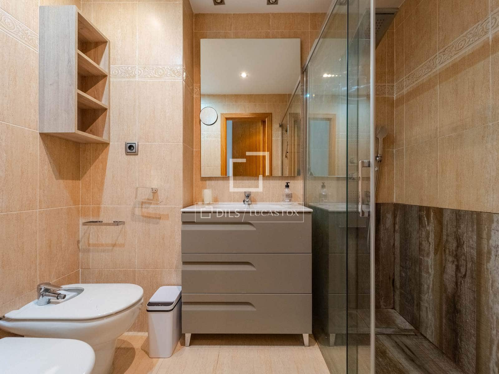 Apartamento de 3 habitaciones en València ciudad en alquiler con piscina garaje - 2.700 € (Ref: 9815005)