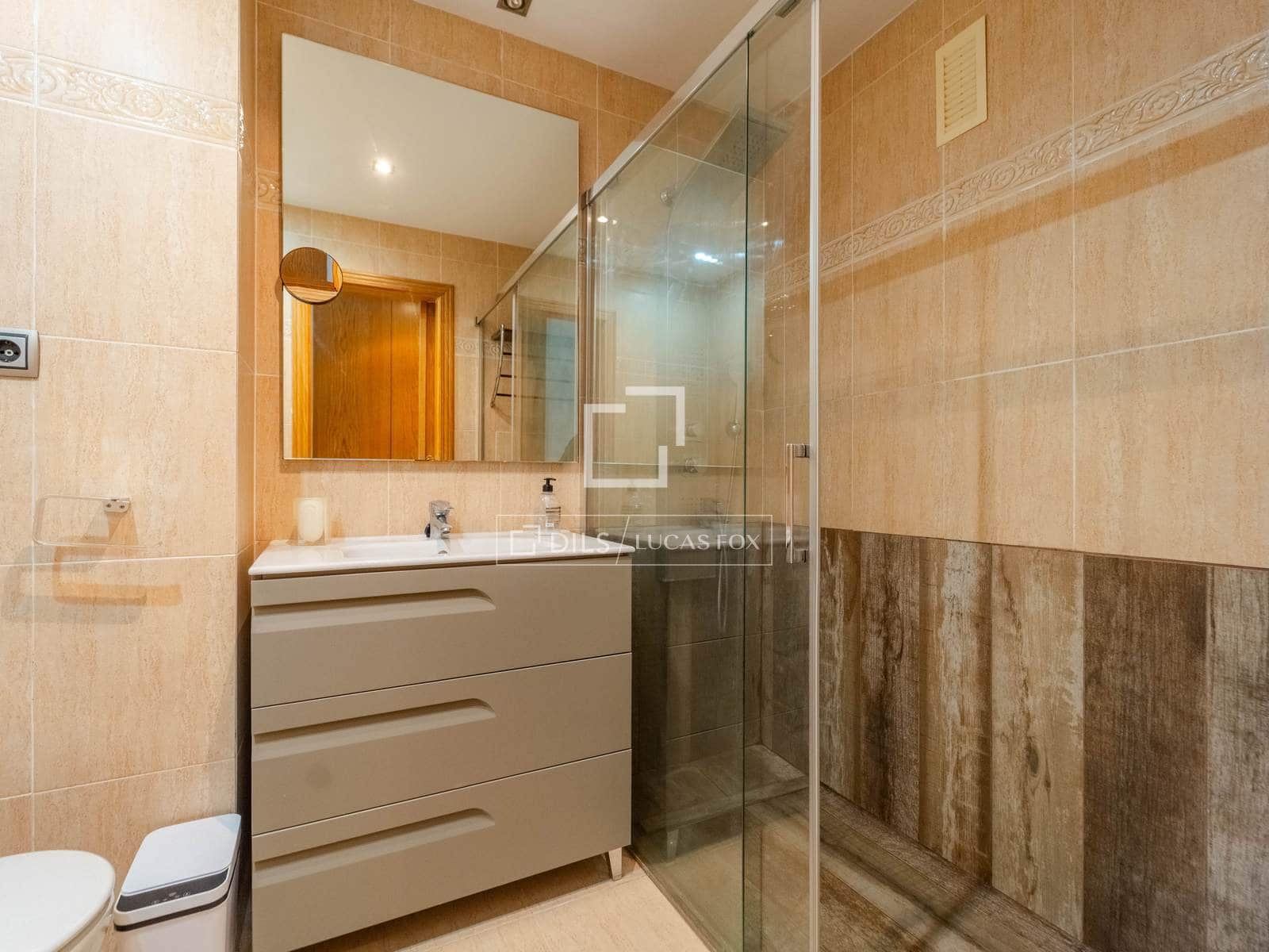 Apartamento de 3 habitaciones en València ciudad en alquiler con piscina garaje - 2.700 € (Ref: 9815005)