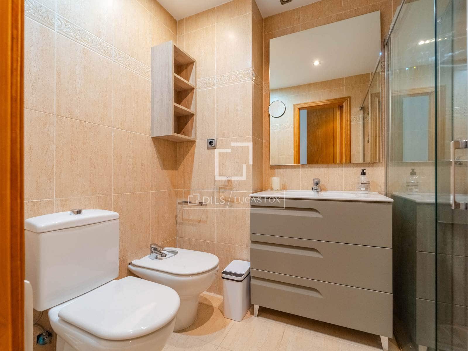 Apartamento de 3 habitaciones en València ciudad en alquiler con piscina garaje - 2.700 € (Ref: 9815005)
